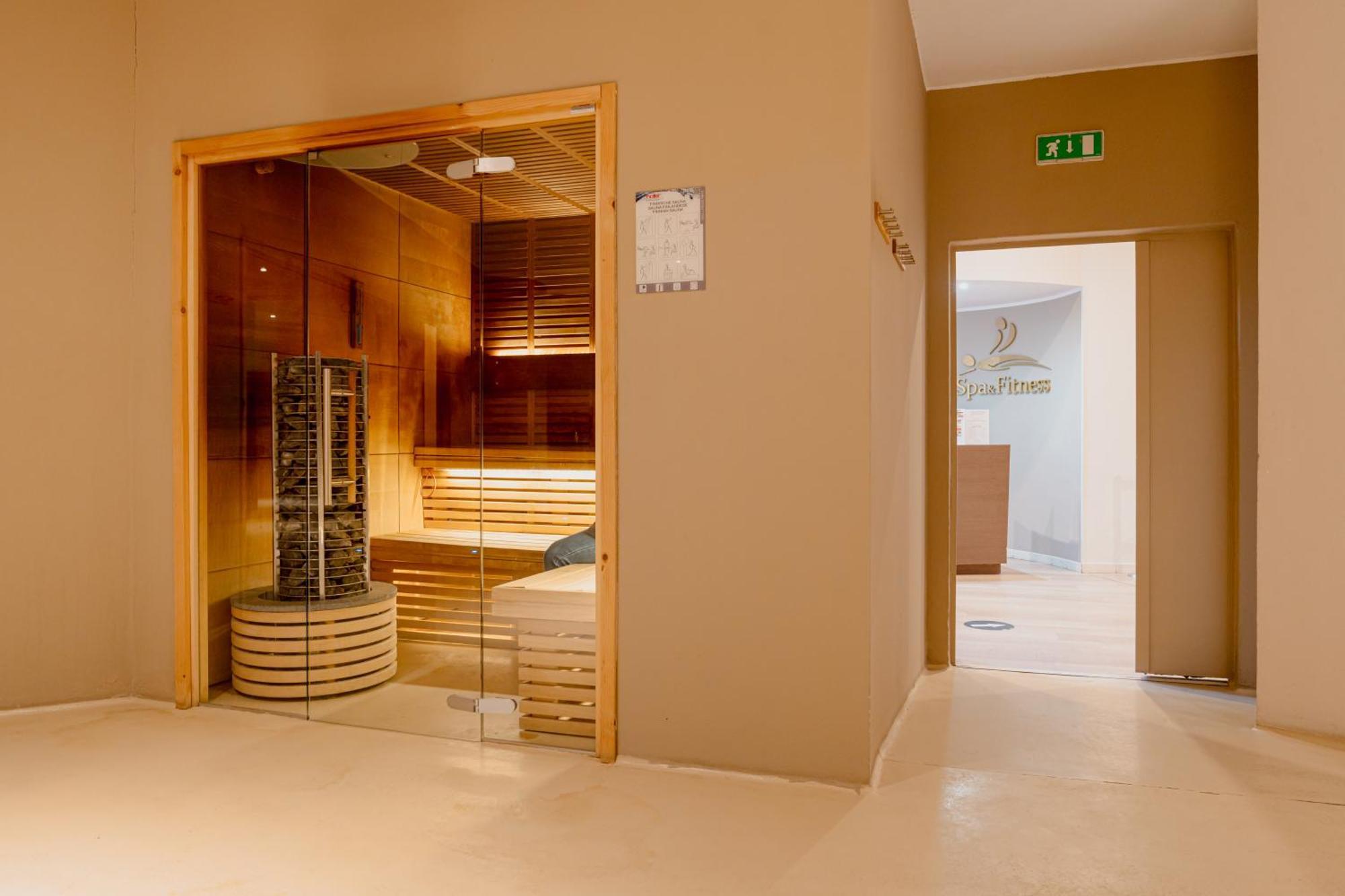 Mercure Олбия Екстериор снимка